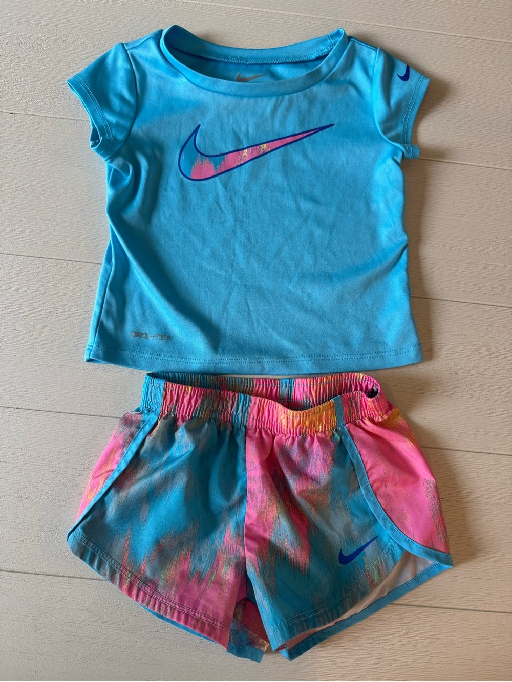 Nike Girls Turquoise Top with Pink & Blue Tie-Dye Shorts - Picture 1 of 2
